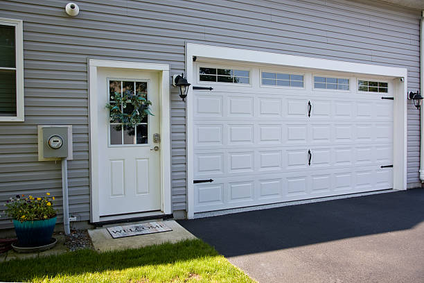 24/7 Emergency Garage Door Panel Replacement experts in Sharon, TN